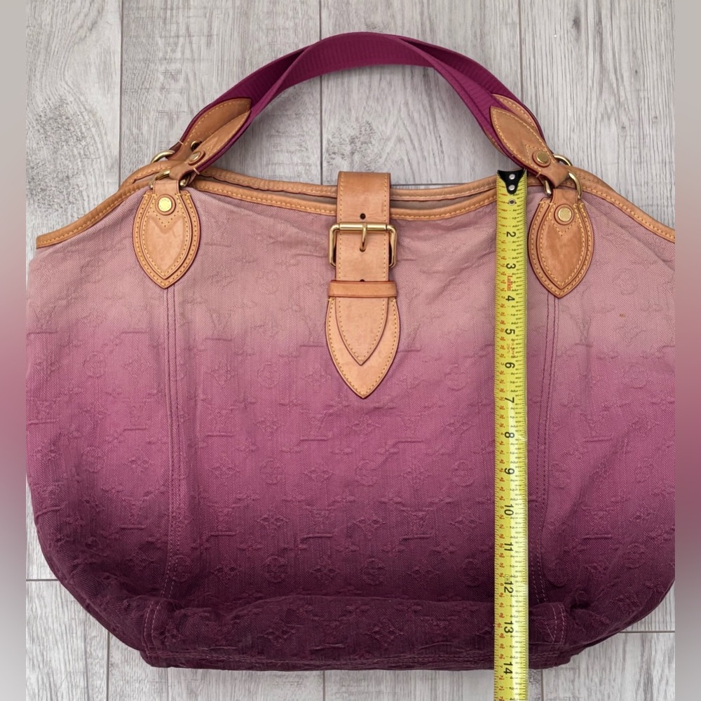 LOUIS VUITTON Rouge Fauvist Denim Sunbeam Monogram Hobo Bag Limited Edition 2010 - Picture 14 of 15